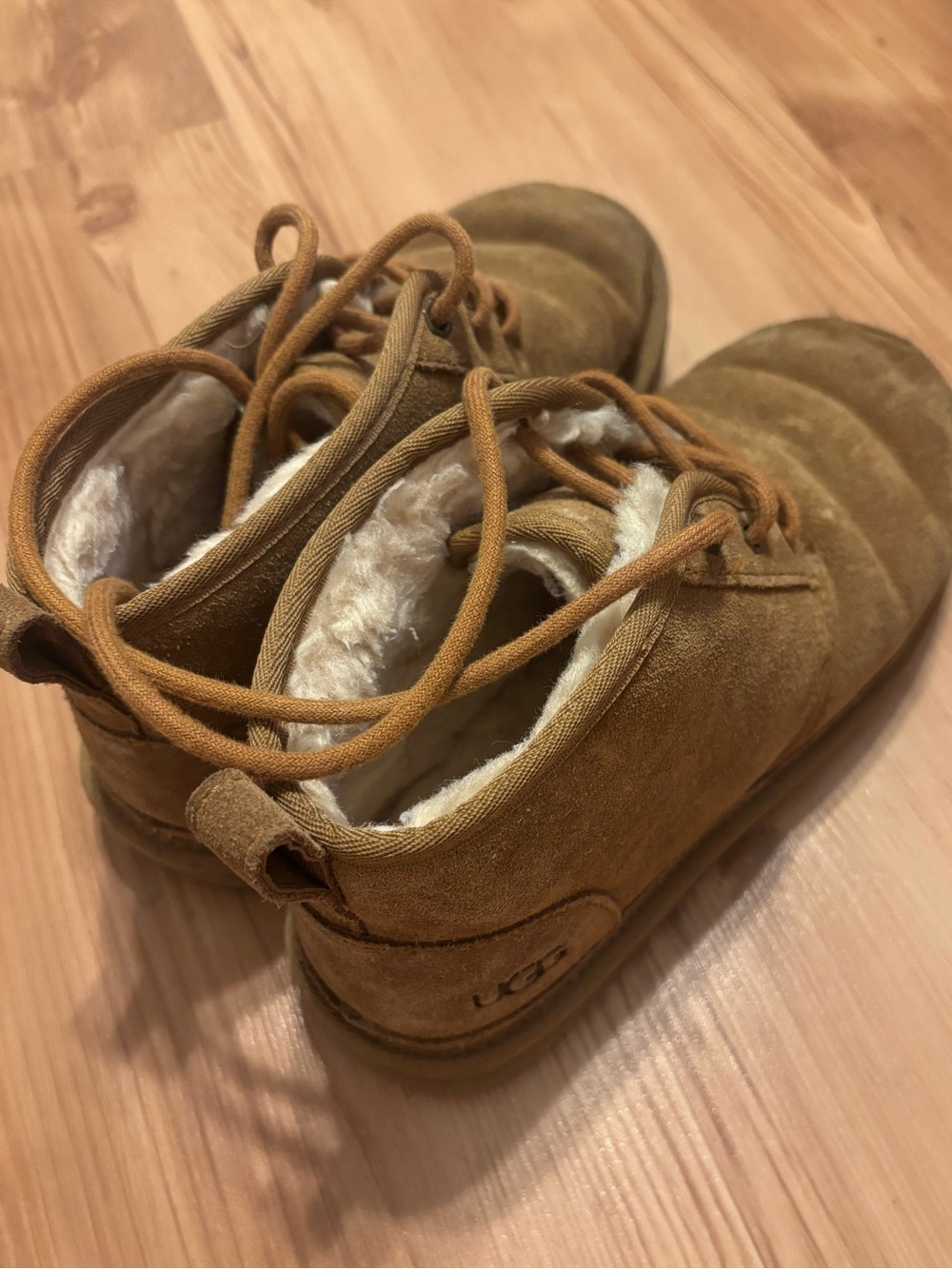 Ugg Neumel boots women’s 9